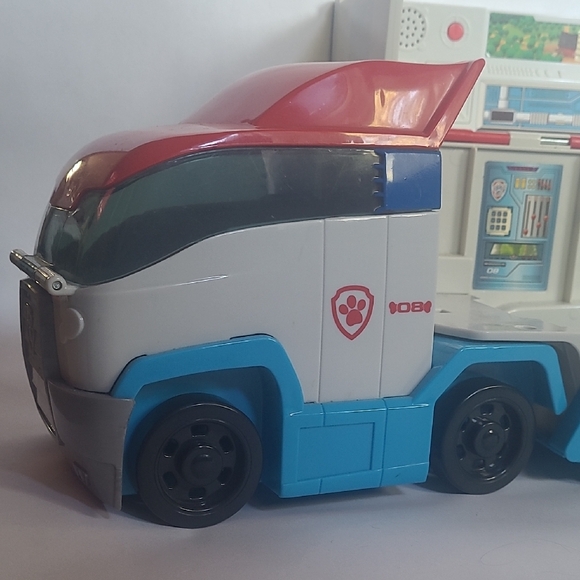 PAW Patrol Paw Patroller Rescue And Transport Vehicle - Picture 4 of 7